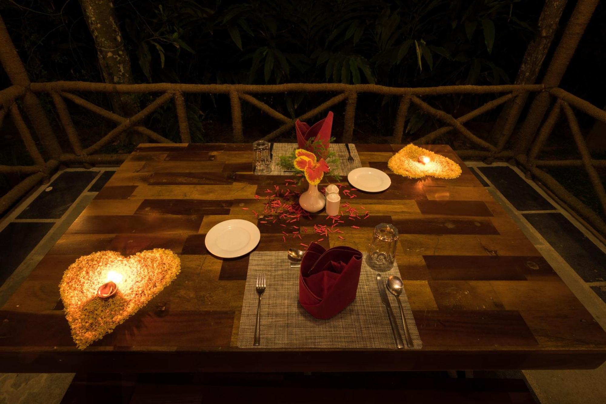 The Mountain Courtyard Thekkady Otel Dış mekan fotoğraf