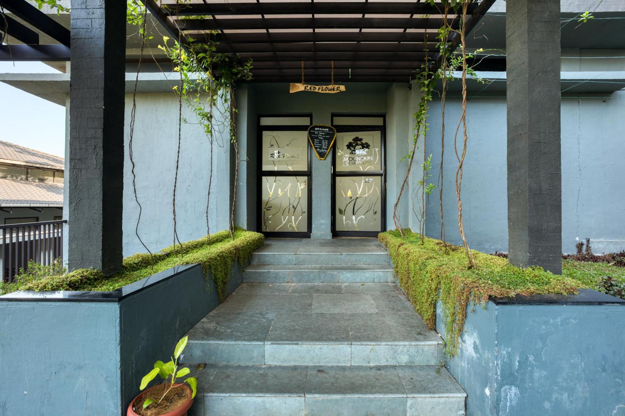 The Mountain Courtyard Thekkady Otel Dış mekan fotoğraf
